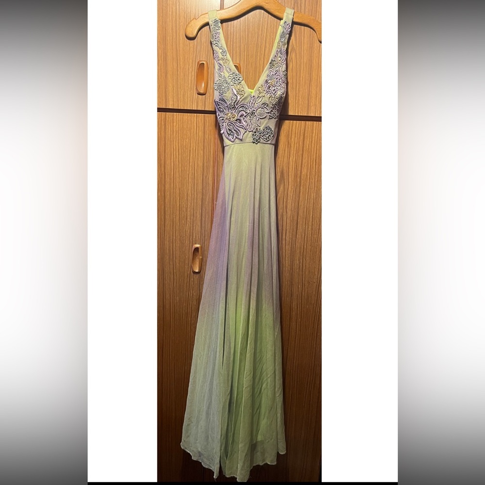 Alberto Makali 100% silk ombre green & lavender sequin floral prom dress